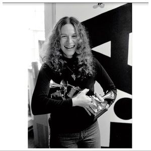 I feel the earth move under my feet
I feel the sky